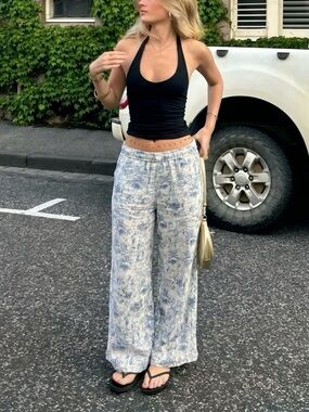 Wide-Leg Printed Linen Pants — Blue/White